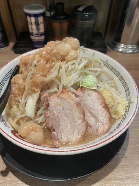 Ramen at 도쿄 신주쿠 최고의 라멘(Best Ramen in Tokyo, Shinjuku) - 돼지 고기의 정점, 라멘 부타야마(Butayama)의 미학적 분석 in Tokyo, Shinjuku