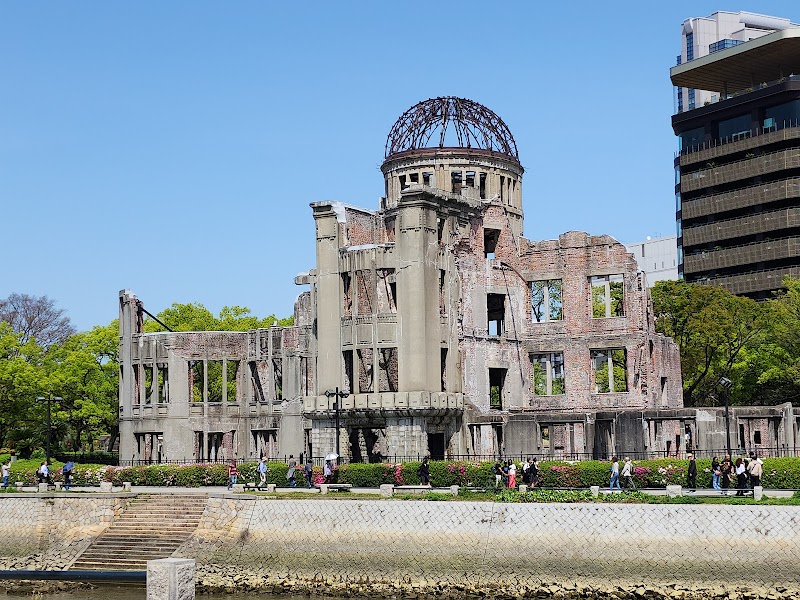Hiroshima Peace Park Cafe — 돈코츠 ramen in Hiroshima